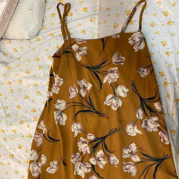 Burnt yellow sleeveless shift dress - Picture 2 of 2